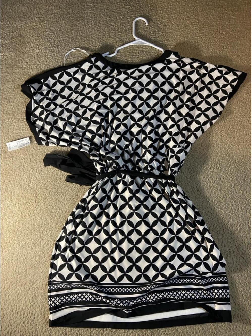 black and white geometric print dress with tie waist, Size: 12